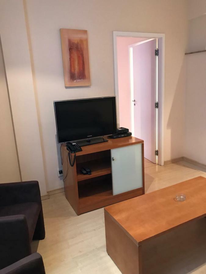 Residencial Com Serviços 45 Metros Decorado Com Sala, E Cozinha Na Quadra Da De Copacabana Río de Janeiro
